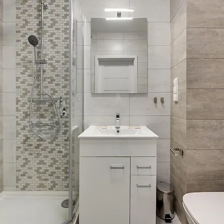 Comfort Kopernika アパート